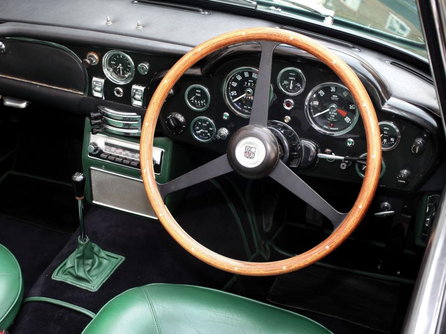 Торпедо Aston Martin Volante 1965 года  (фото 4 из 8)